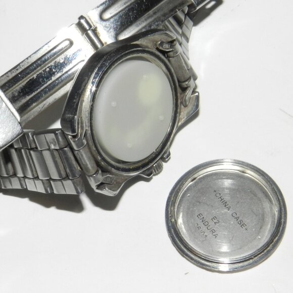 Vintage Watch Ref: 091-1000 Water Resistant 100M Swiss Made - Picture 10 of 16